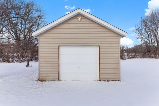 15732 100th Street SE, Becker, MN 55308