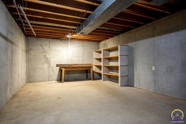 6444 SE Paulen RD, Berryton, KS 66409