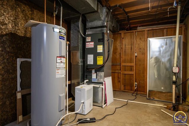 6444 SE Paulen RD, Berryton, KS 66409