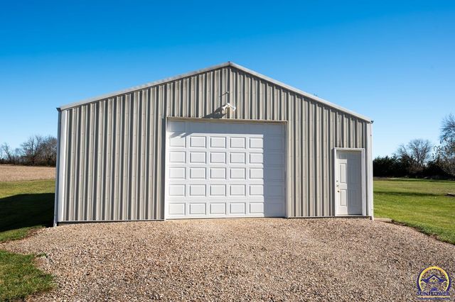 6444 SE Paulen RD, Berryton, KS 66409