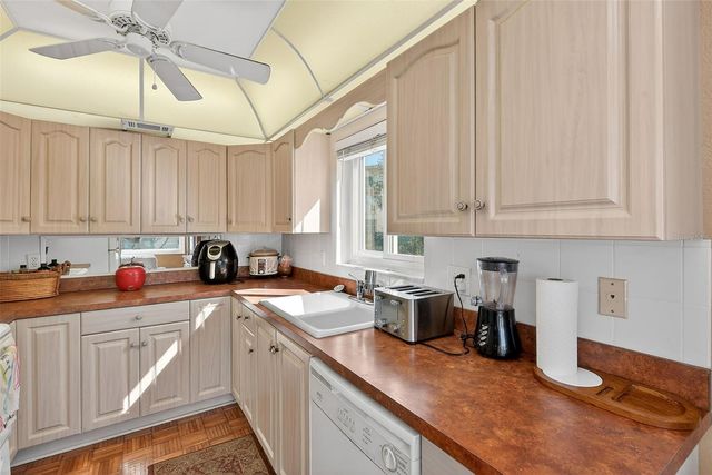 11201 80TH AVENUE N 201, Seminole, FL 33772