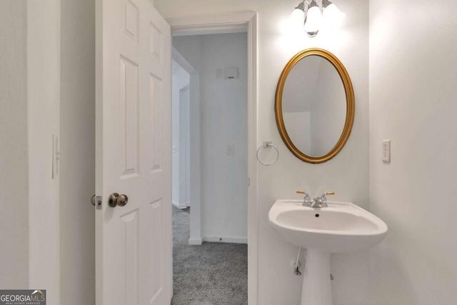 6243 Shoreview Circle, Flowery Branch, GA 30542