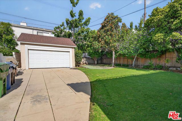 867 S Bronson Avenue, Los Angeles, CA 90005