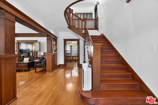 867 S Bronson Avenue, Los Angeles, CA 90005