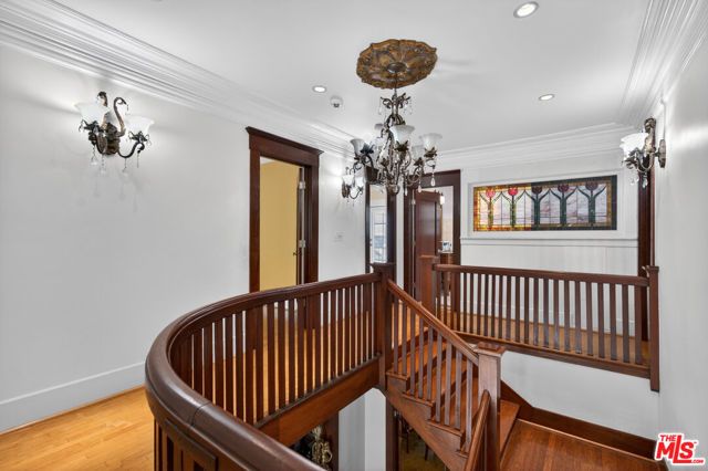 867 S Bronson Avenue, Los Angeles, CA 90005