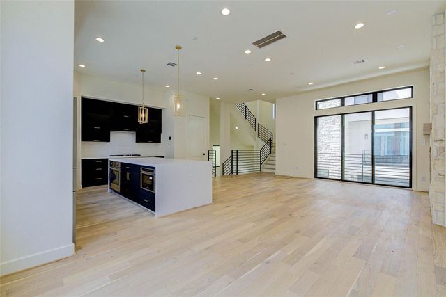 1803 Dunlavy Street, Houston, TX 77006