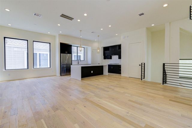 1803 Dunlavy Street, Houston, TX 77006