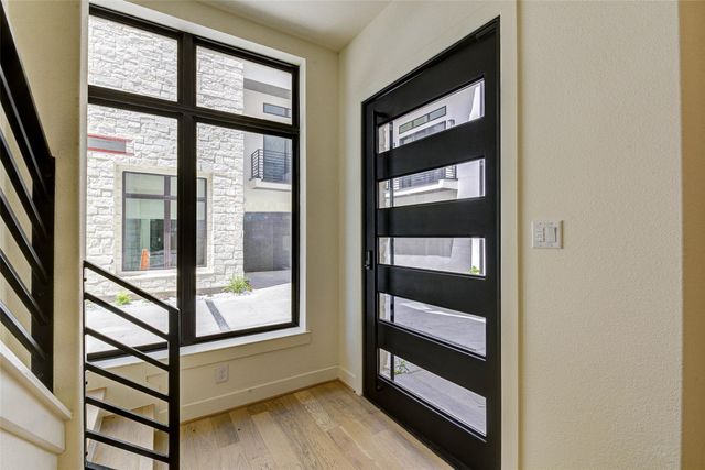 1803 Dunlavy Street, Houston, TX 77006