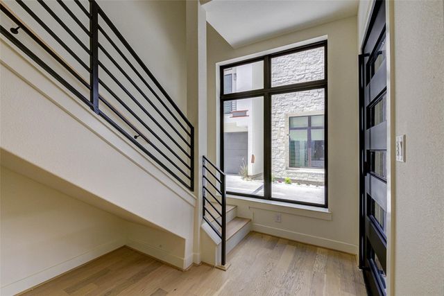 1803 Dunlavy Street, Houston, TX 77006