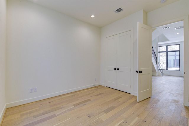 1803 Dunlavy Street, Houston, TX 77006