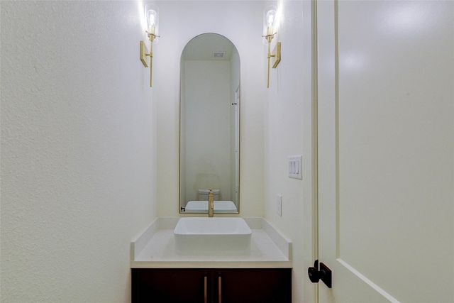 1803 Dunlavy Street, Houston, TX 77006