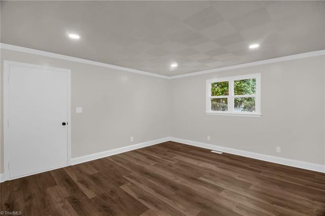 308 School Street, Lexington, NC 27292