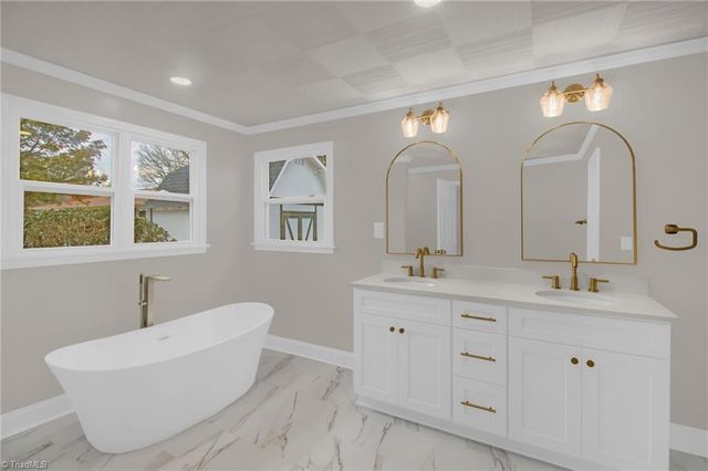 308 School Street, Lexington, NC 27292