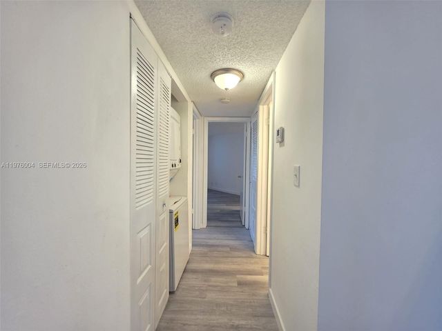 210 Lake Pointe Dr 304, Oakland Park, FL 33309