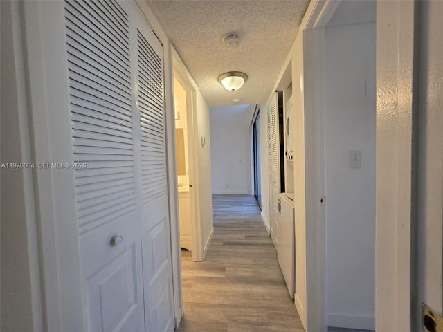 210 Lake Pointe Dr 304, Oakland Park, FL 33309