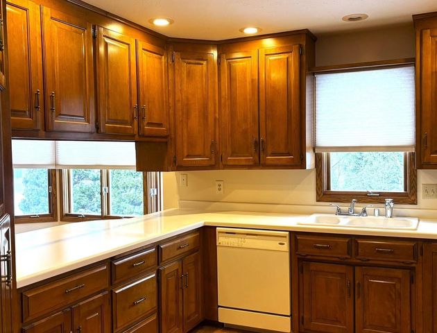 30 HERITAGE COURT, Fond Du Lac, WI 54935