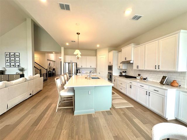 1019 Navasota Street, Webster, TX 77598