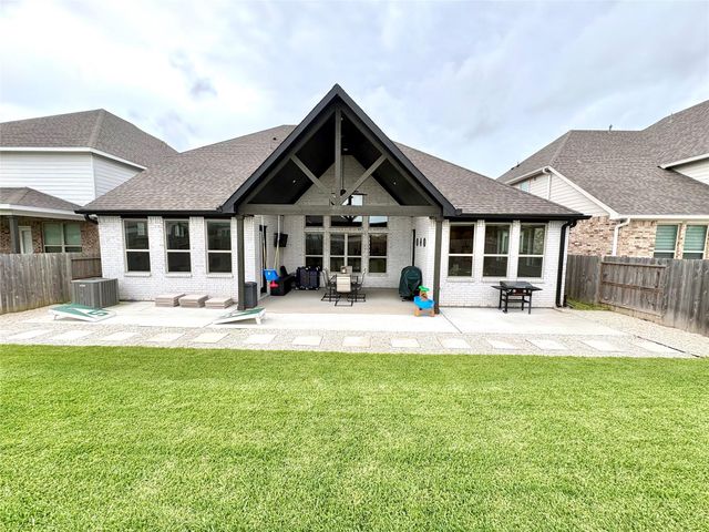 1019 Navasota Street, Webster, TX 77598