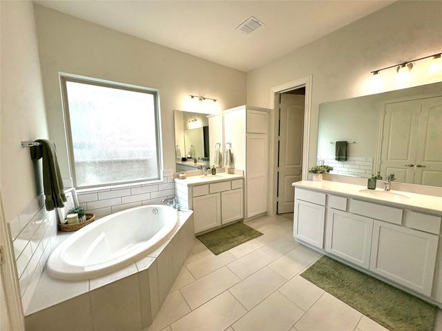 1019 Navasota Street, Webster, TX 77598