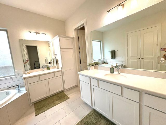 1019 Navasota Street, Webster, TX 77598