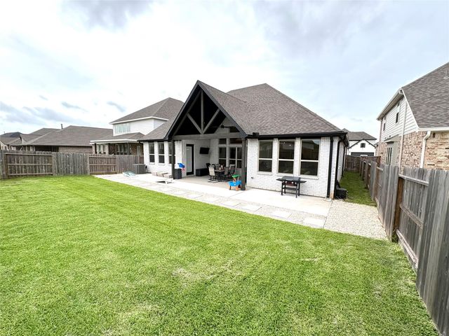 1019 Navasota Street, Webster, TX 77598