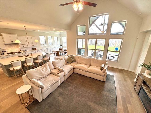 1019 Navasota Street, Webster, TX 77598