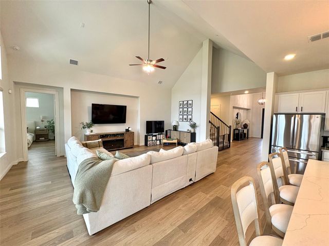 1019 Navasota Street, Webster, TX 77598