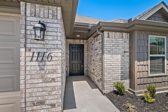 1116 Maclaren Avenue, Lowell, AR 72745