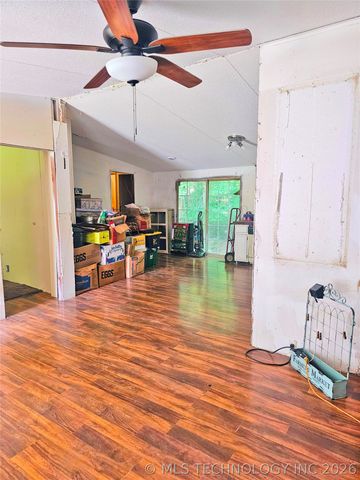 22 Holiday Lane, Eufaula, OK 74432