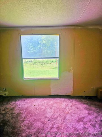22 Holiday Lane, Eufaula, OK 74432