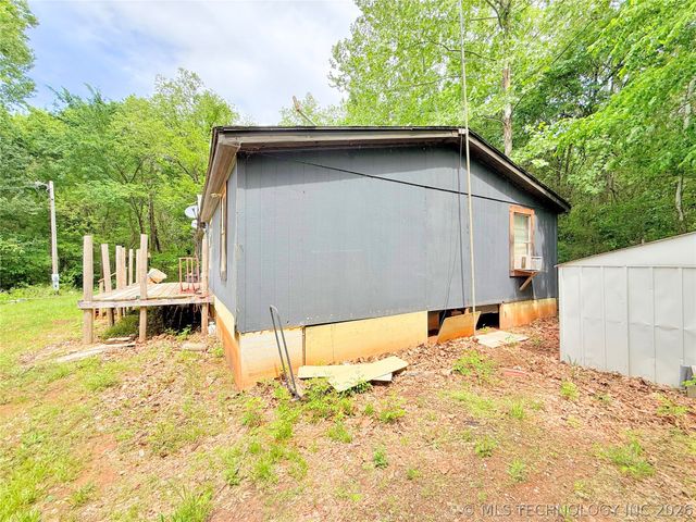 22 Holiday Lane, Eufaula, OK 74432