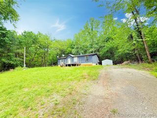 22 Holiday Lane, Eufaula, OK 74432