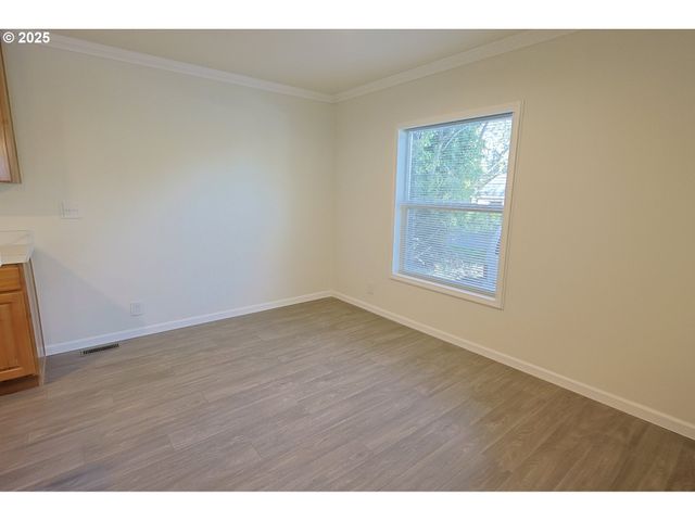 90766 HOLLYWOOD Ln, Coos Bay, OR 97420