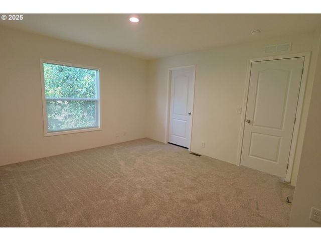 90766 HOLLYWOOD Ln, Coos Bay, OR 97420