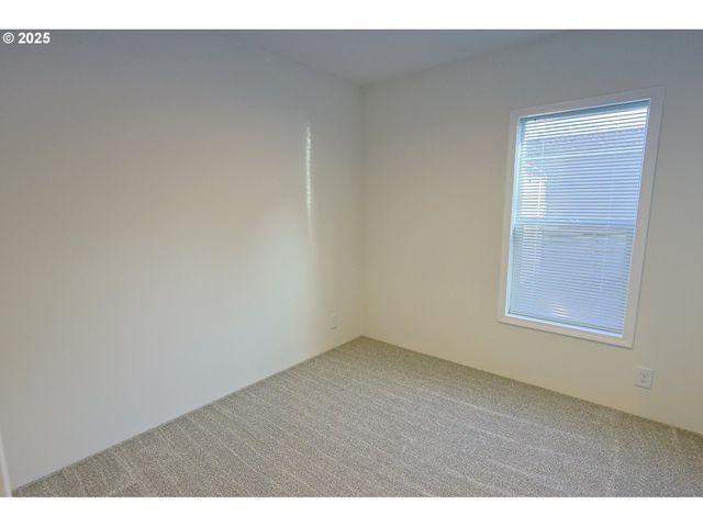 90766 HOLLYWOOD Ln, Coos Bay, OR 97420