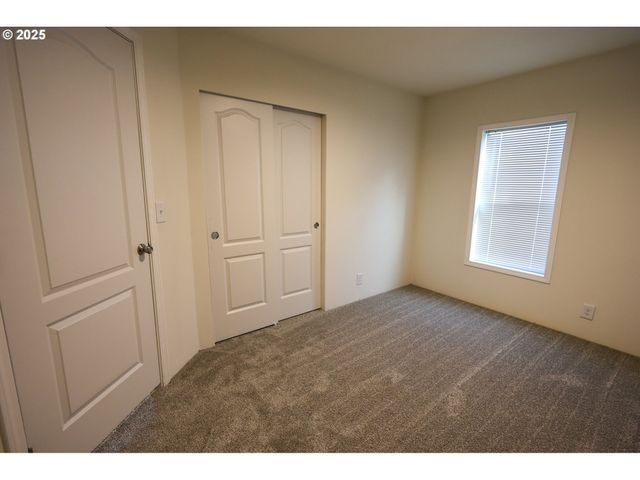 90766 HOLLYWOOD Ln, Coos Bay, OR 97420