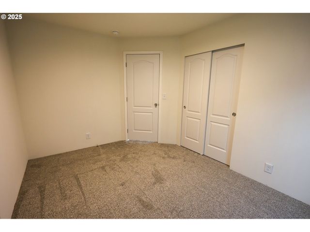 90766 HOLLYWOOD Ln, Coos Bay, OR 97420