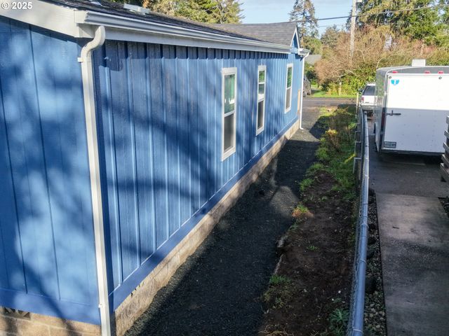 90766 HOLLYWOOD Ln, Coos Bay, OR 97420