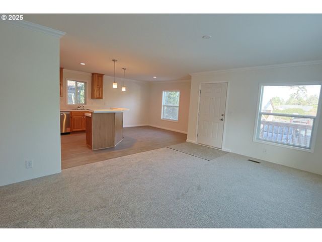 90766 HOLLYWOOD Ln, Coos Bay, OR 97420