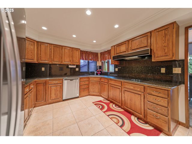 413 THORA CIRCLE Dr, Winchester, OR 97495