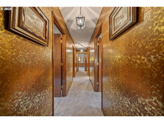 413 THORA CIRCLE Dr, Winchester, OR 97495