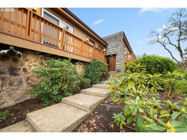 413 THORA CIRCLE Dr, Winchester, OR 97495