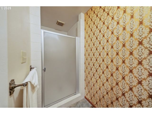 413 THORA CIRCLE Dr, Winchester, OR 97495