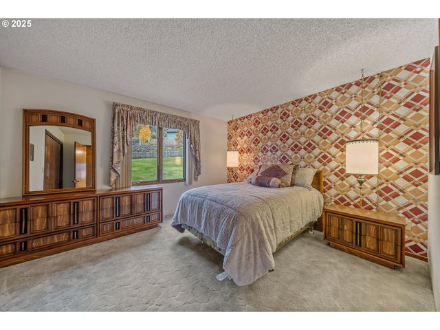 413 THORA CIRCLE Dr, Winchester, OR 97495