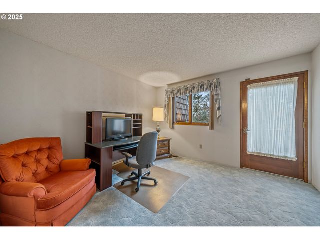 413 THORA CIRCLE Dr, Winchester, OR 97495