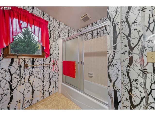 413 THORA CIRCLE Dr, Winchester, OR 97495