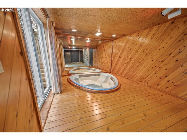 413 THORA CIRCLE Dr, Winchester, OR 97495