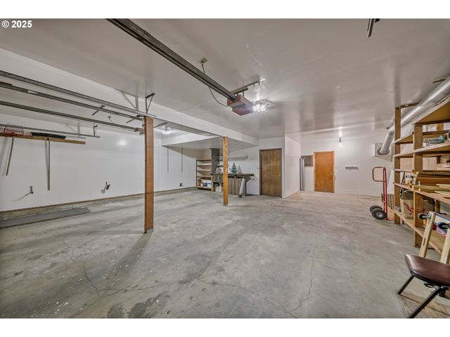 413 THORA CIRCLE Dr, Winchester, OR 97495