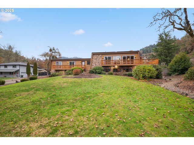 413 THORA CIRCLE Dr, Winchester, OR 97495