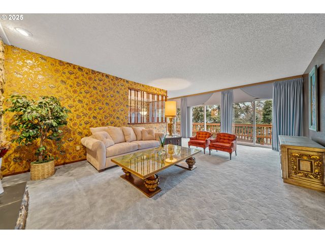 413 THORA CIRCLE Dr, Winchester, OR 97495